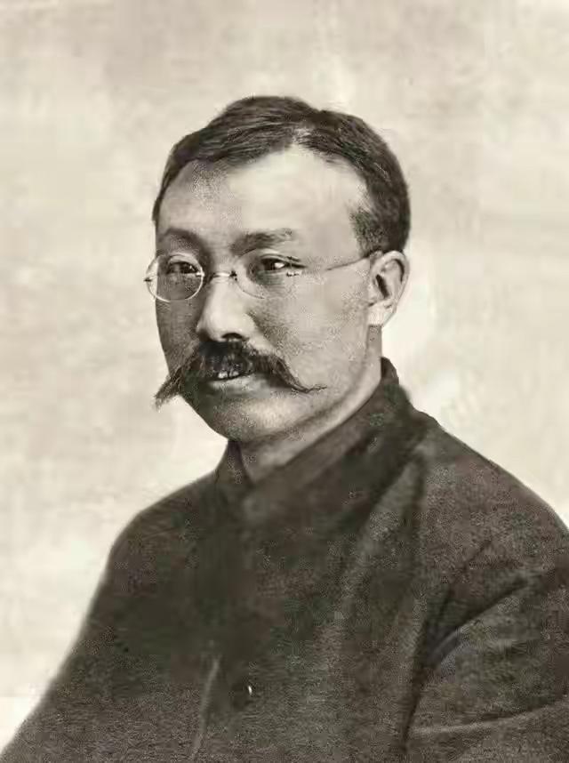 没有毛泽东也会有共产党，但没有毛泽东，就不会有人民军队说起中国共产党的成立，