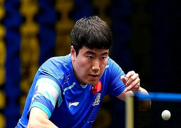 3.2毫米的病变，正逼退一位国乒主力。将满三十岁的梁靖崑，排名已跌至世界第