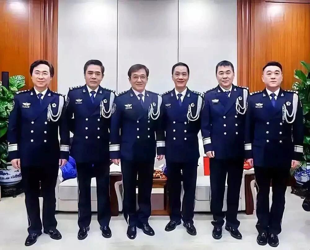 陈宝国盛赞冯远征，核心是演技顶级、搭档舒服、人品靠谱、伯乐相惜，不是客套，是发自