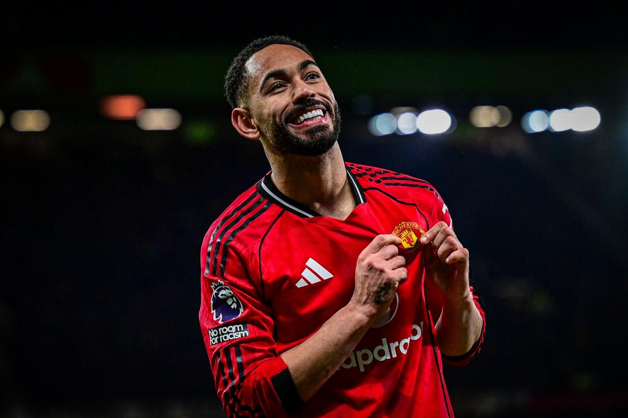 今天媒体都在表扬曼联的进攻！几乎不批评防守[捂脸哭]我个人是认为：防守比进攻更重