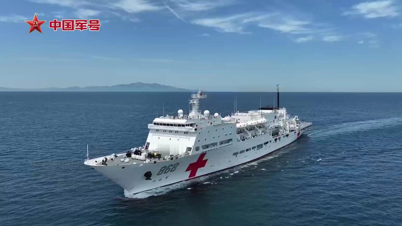 北舰防救支队综合救援演练新大白船、远洋大拖等参与图8，第一次看到这个小门打开[喵