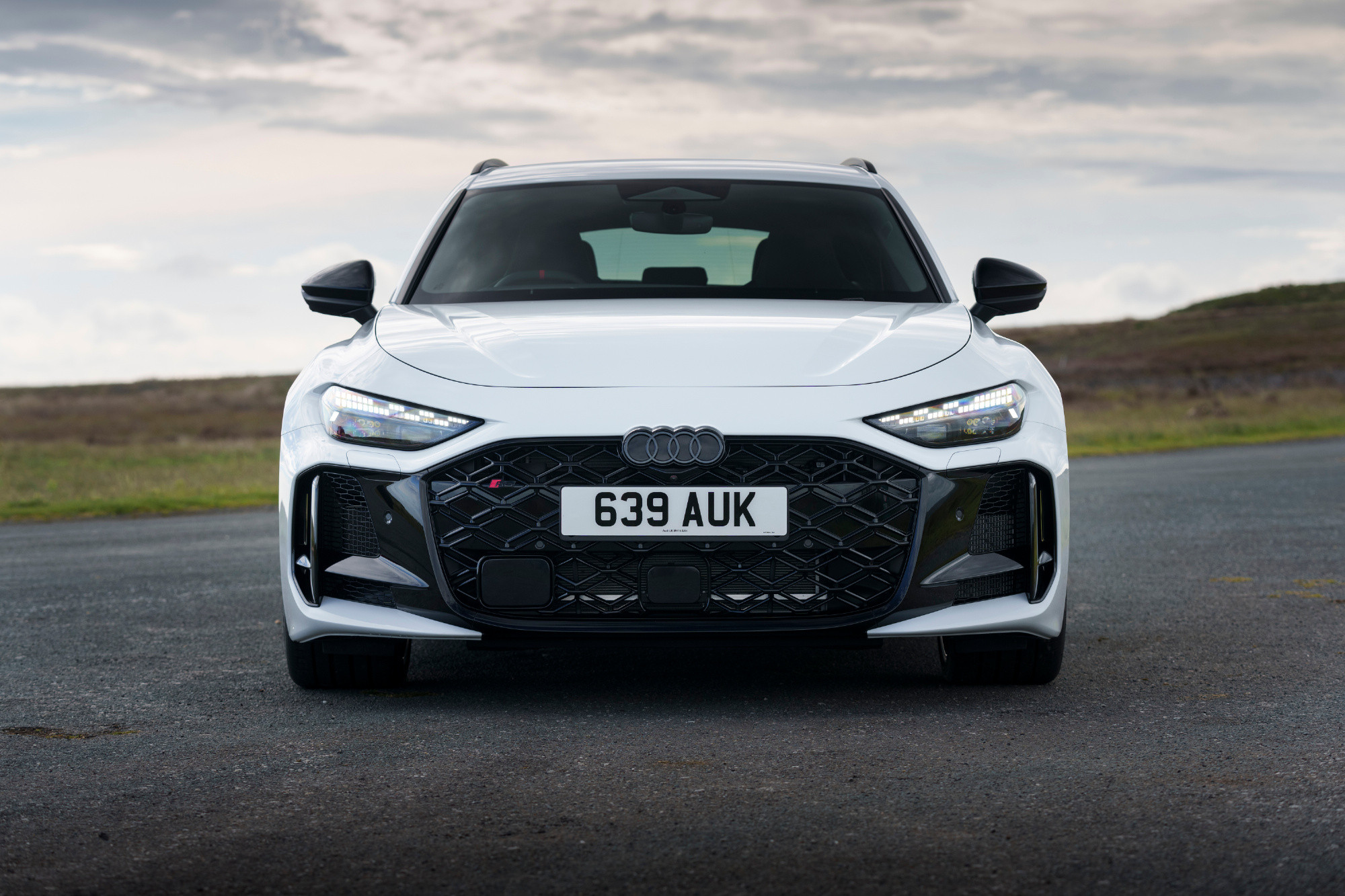 Audi RS5 Avant  搭载升级版 2.9L  V6 双涡轮增...