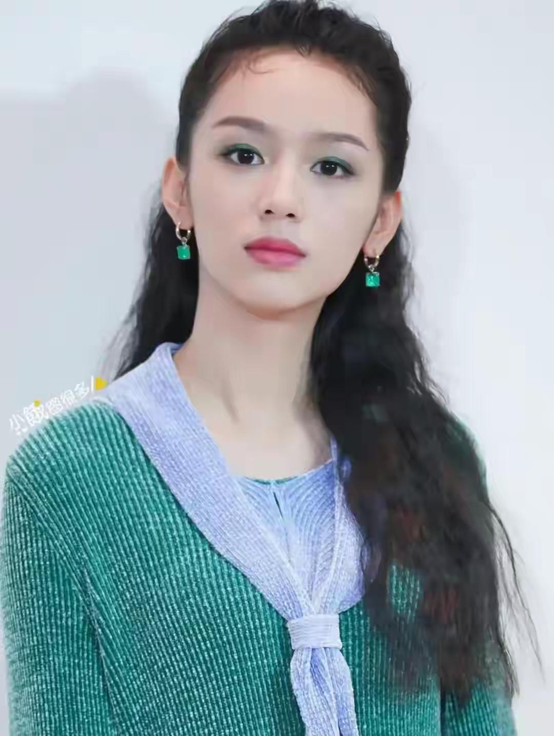 清新自然，绿意盎然，少女心满满！🌿💚你能分享一张狗或小狗的可爱照片吗30+