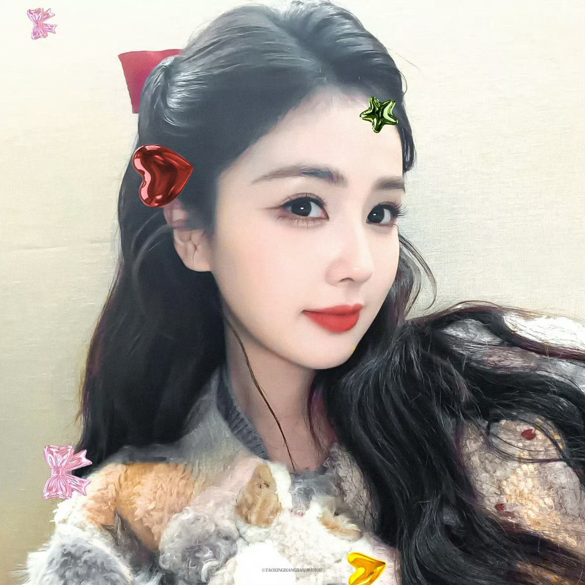 ·白鹿莫离·白鹿叶璃“你像月亮一样照进了我的生活你的光让我撑过了很多难熬的