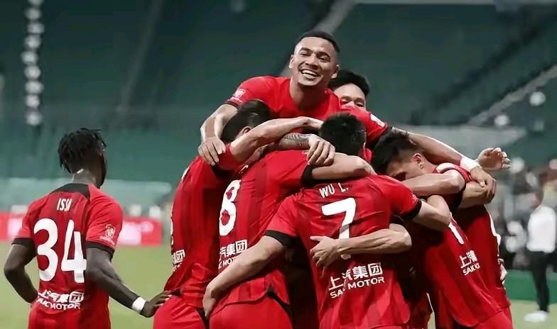 海港vs浙江大战在即,《东方体育日报》报道海港外援伤情,我怀疑是放烟幕。这个