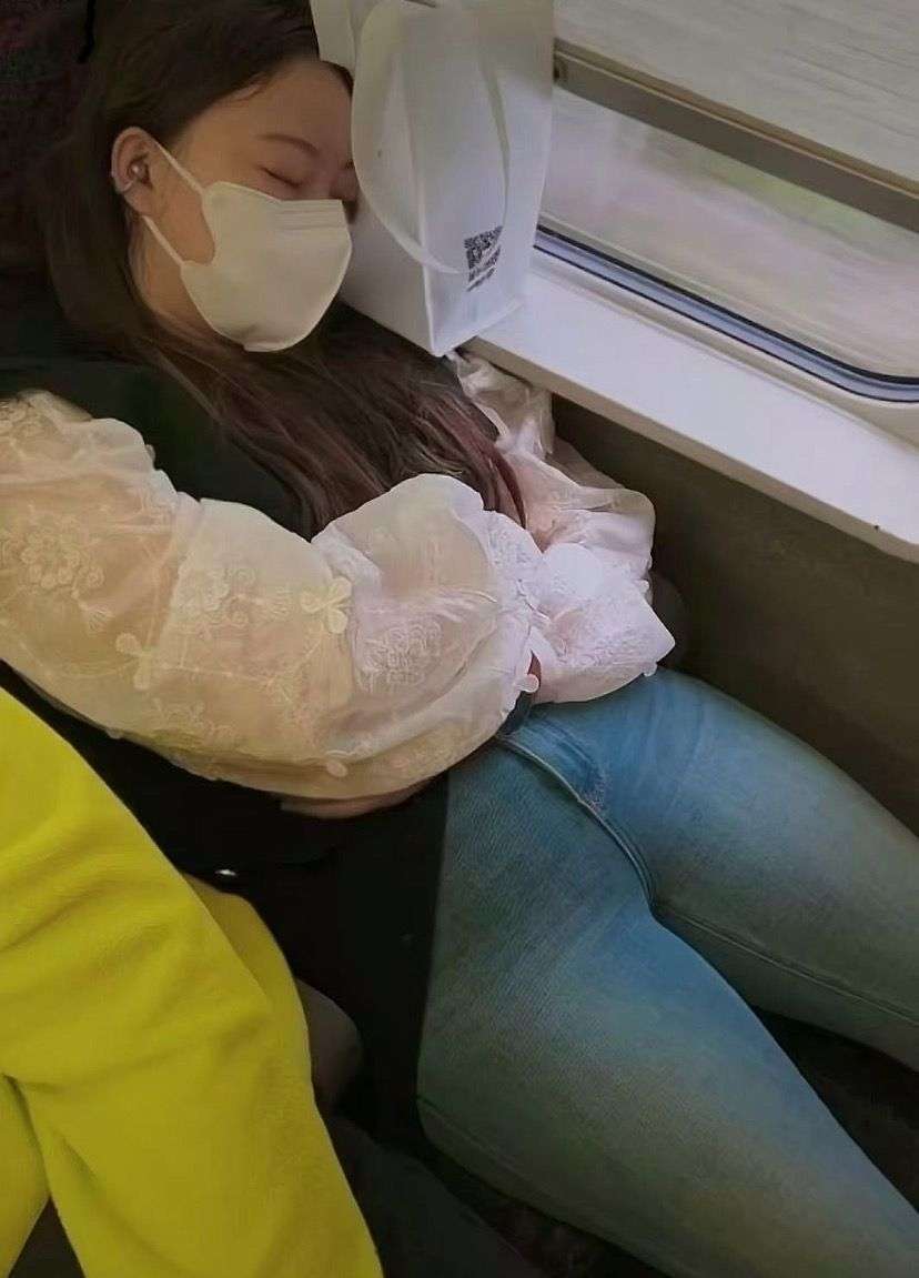 我闺蜜，睡的真香啊！！！！！！