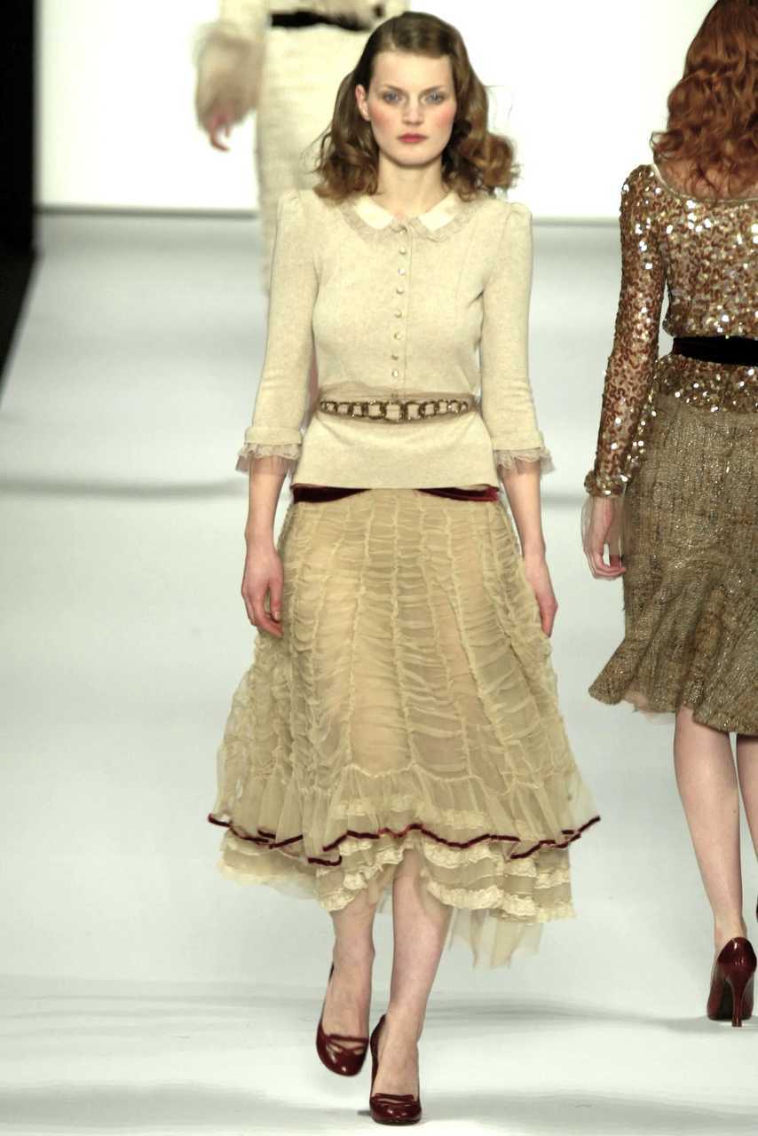 【来自投稿】MarcJacobs马克·雅克布2004年秋冬秀场