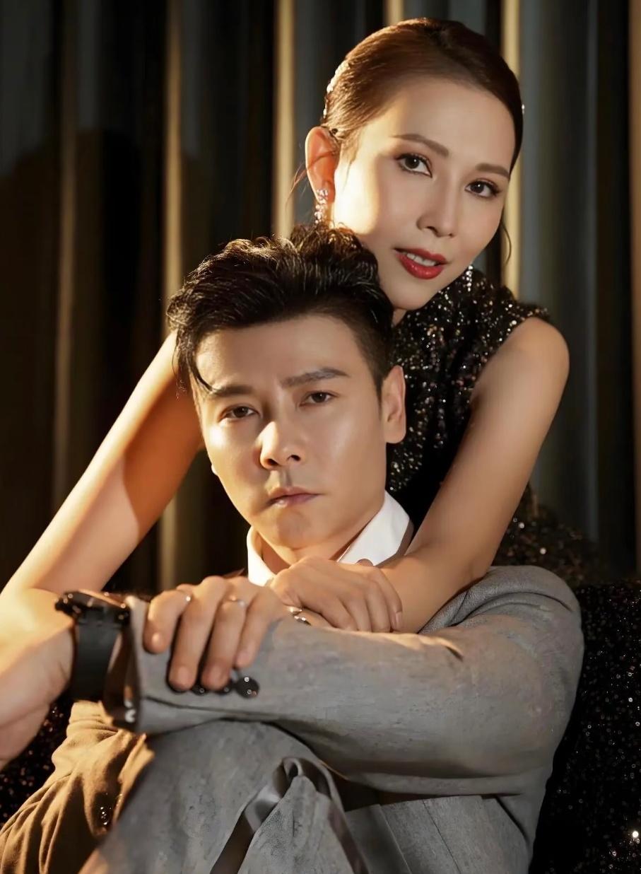 当年，主持人当众问张晋：“你老婆跟了刘銮雄六年，你不介意吗？”话音刚落，现场瞬间