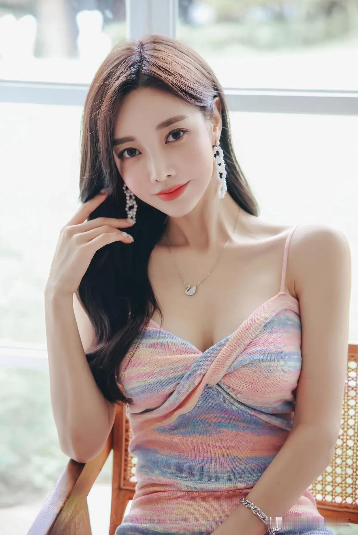 孙允珠定拍写真：炫色彩虹果酱圣莫妮卡沙滩裙孙允珠极品美图韩系温柔纯欲风，马卡龙