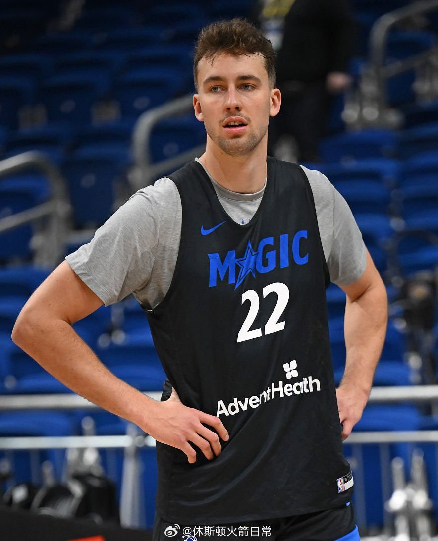 据TheAthletic报道，史蒂夫·科尔原本想在选秀中选择弗朗茨·瓦格纳而不