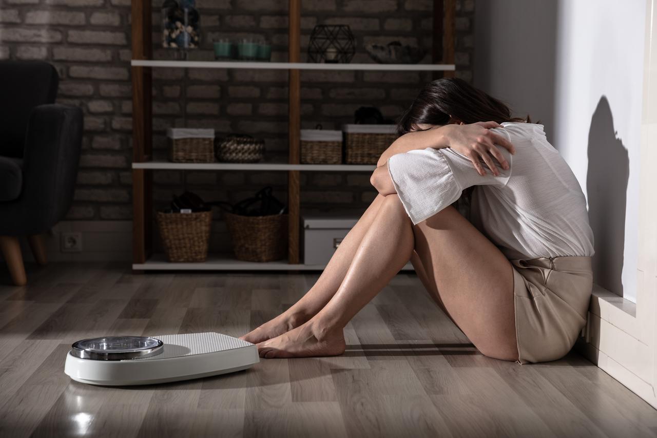 【为什么甲减体重会增加？这才是答案！】女子2年胖20斤常感疲累确诊甲减健闻登