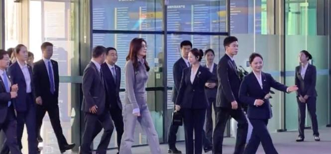 不搞左右逢源那一套，大陆回应郑丽文访美释放明确信号4月29日，国台办针