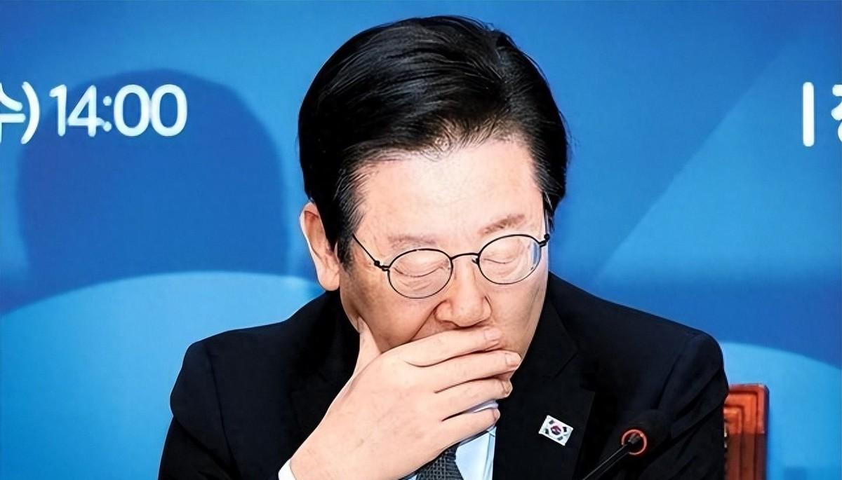 李在明结束法国国事访问回到韩国，外交舞台上的掌声暂时落下，但真正需要做决定的问题