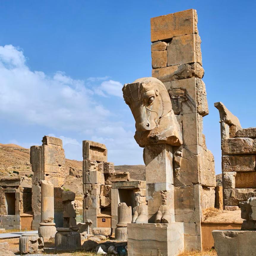 想要征服一个中等以上的国家需要具备一个关键前提：内应！没有这个条件，想要完全胜利