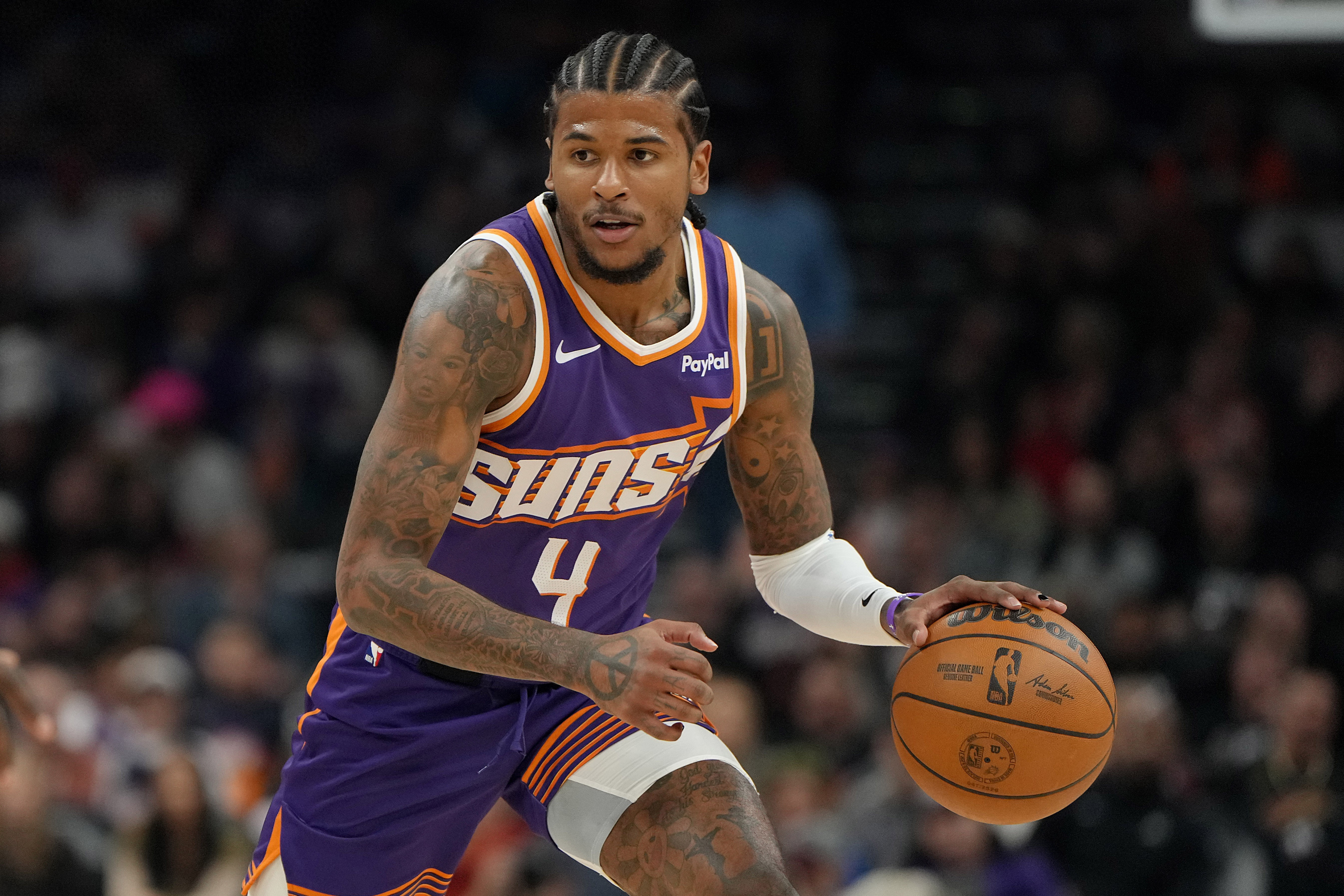 格林这出手选择依旧不乐观半场18分数据挺好看，但是他的这个打法没人觉得很二吗