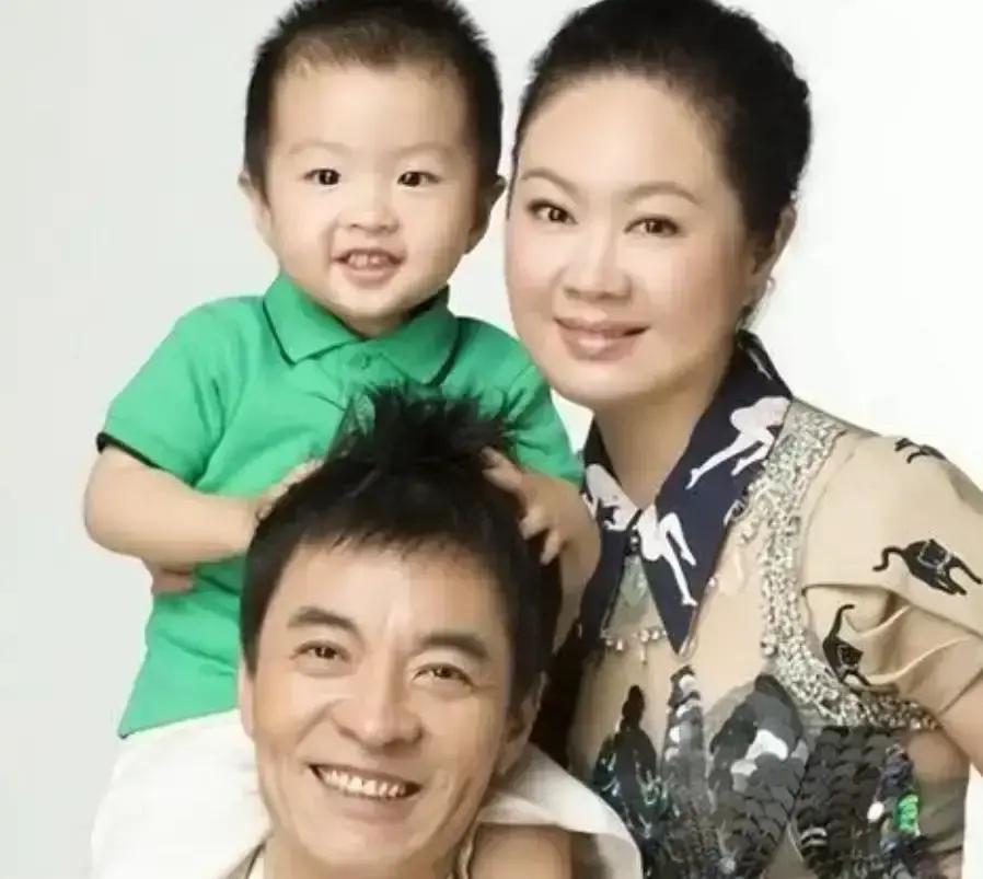 人走了，戏还在。四大名著里唯一全演过的何晴，抗癌十年，去年悄悄走了。