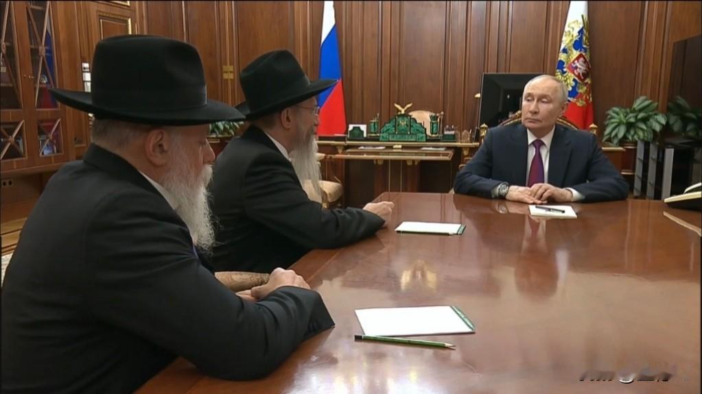 【1月29日塔斯社消息】，俄罗斯总统普京在国际大屠杀纪念日当天，会见了俄罗斯首席