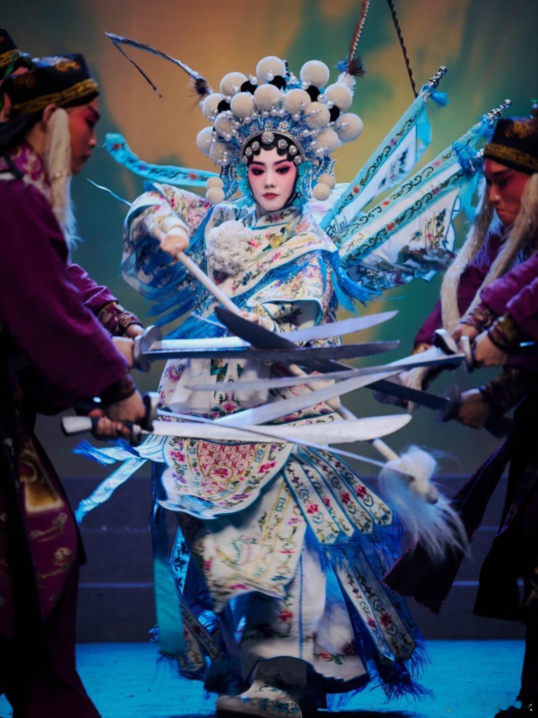 主角又不是爽文短剧好多人看到青娥结婚之后就不想追了，说实话我也更喜欢前半段，从