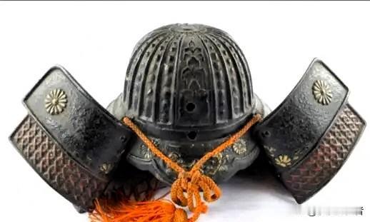 李秀成逃到方山，遇到八个樵夫。其中一个樵夫认出了他。李秀成流着眼泪哀求樵夫:如果