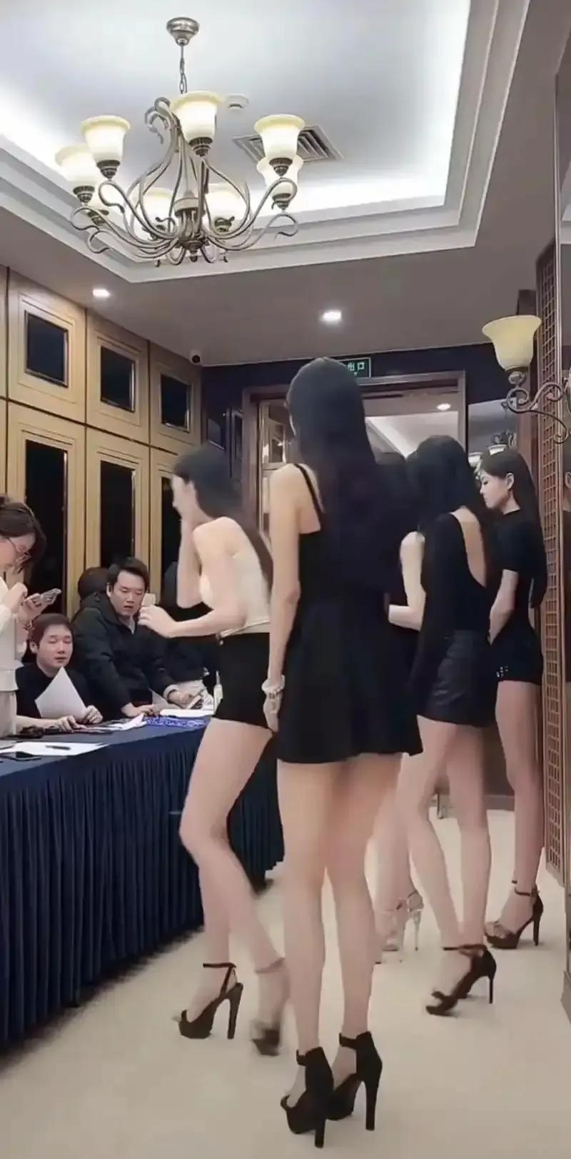 “杭州酒局”这次最让人佩服的是受害女子的母亲。据报道，事后赵某峰曾提出百万元寻求