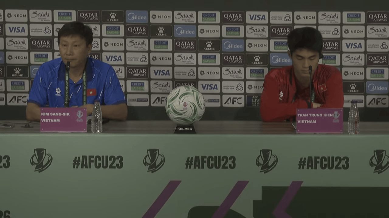 越南主帅: 之前的比赛就不容易踢, 这场面对中国队会更困难