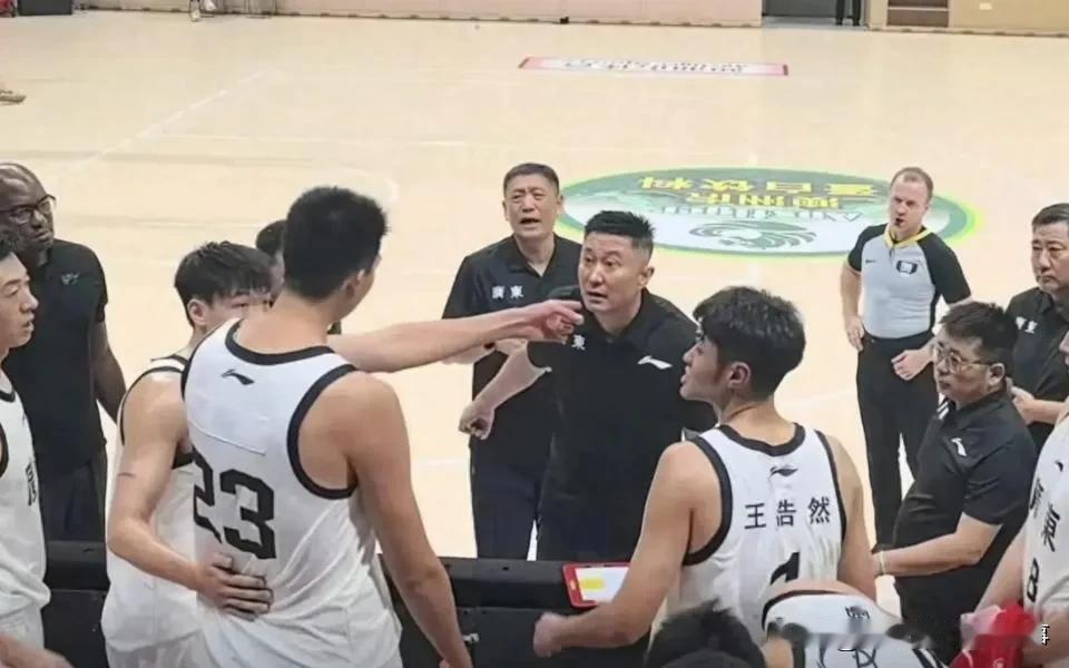 广东男篮管理层用行动向徐昕诠释了什么是真情，给广州男篮补偿金、送徐昕出国深造，租