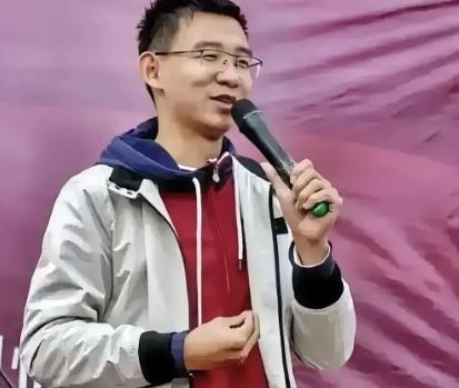 2015年，衡水中学文科状元刘嘉森以673分考入北大，他的一段话至今仍振聋发聩：
