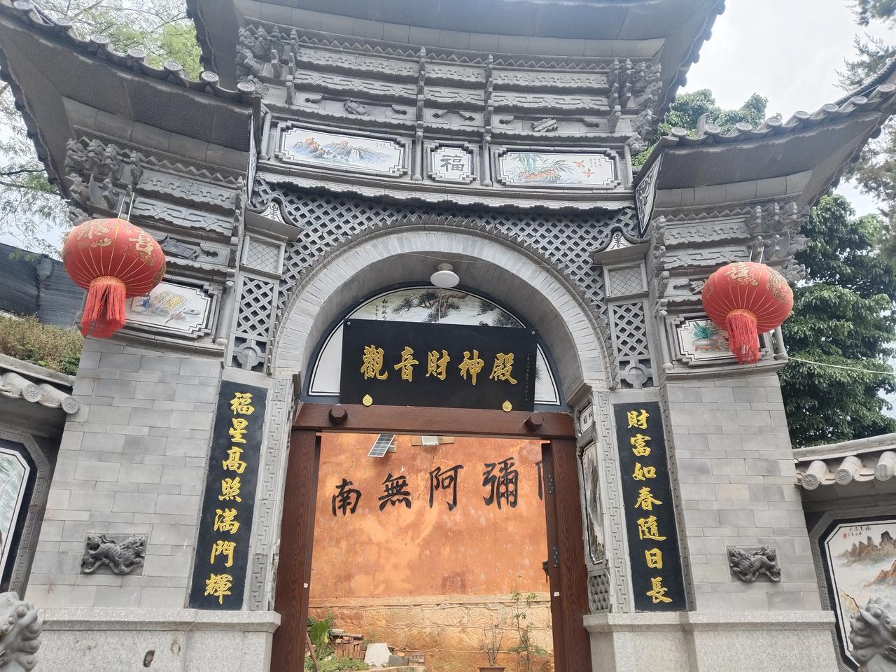 脚盆:干爹，求你个事呗。鹰酱:啥事，你说。脚盆: