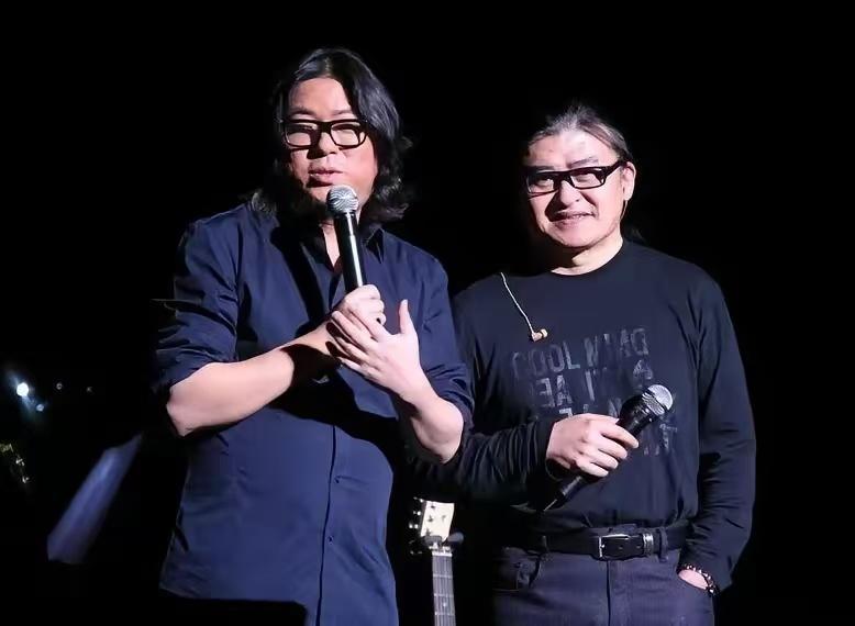 高晓松悼念刘欢，把人看哭[哭哭][哭哭]才知道“刘欢杀啦布菜曼"这个梗的由来