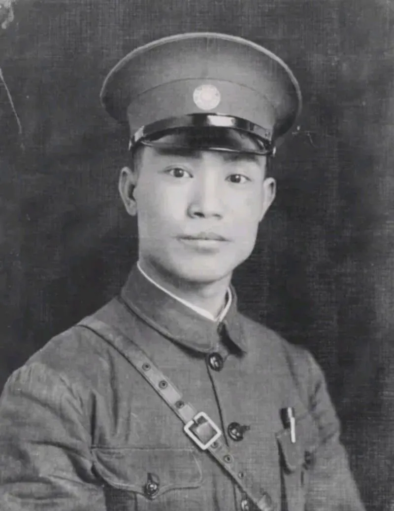 背锅侠陈诚！陈诚打仗确实一般，到东北也以惨败收场，但要说他丟了东北，还是有失
