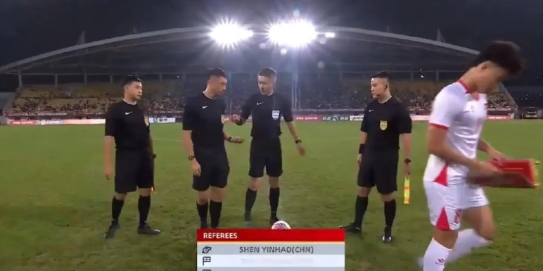 U22主教练安东尼奥无兵可用，也是昨晚输球的一大原因。锋线上拜合拉木在新鹏城本