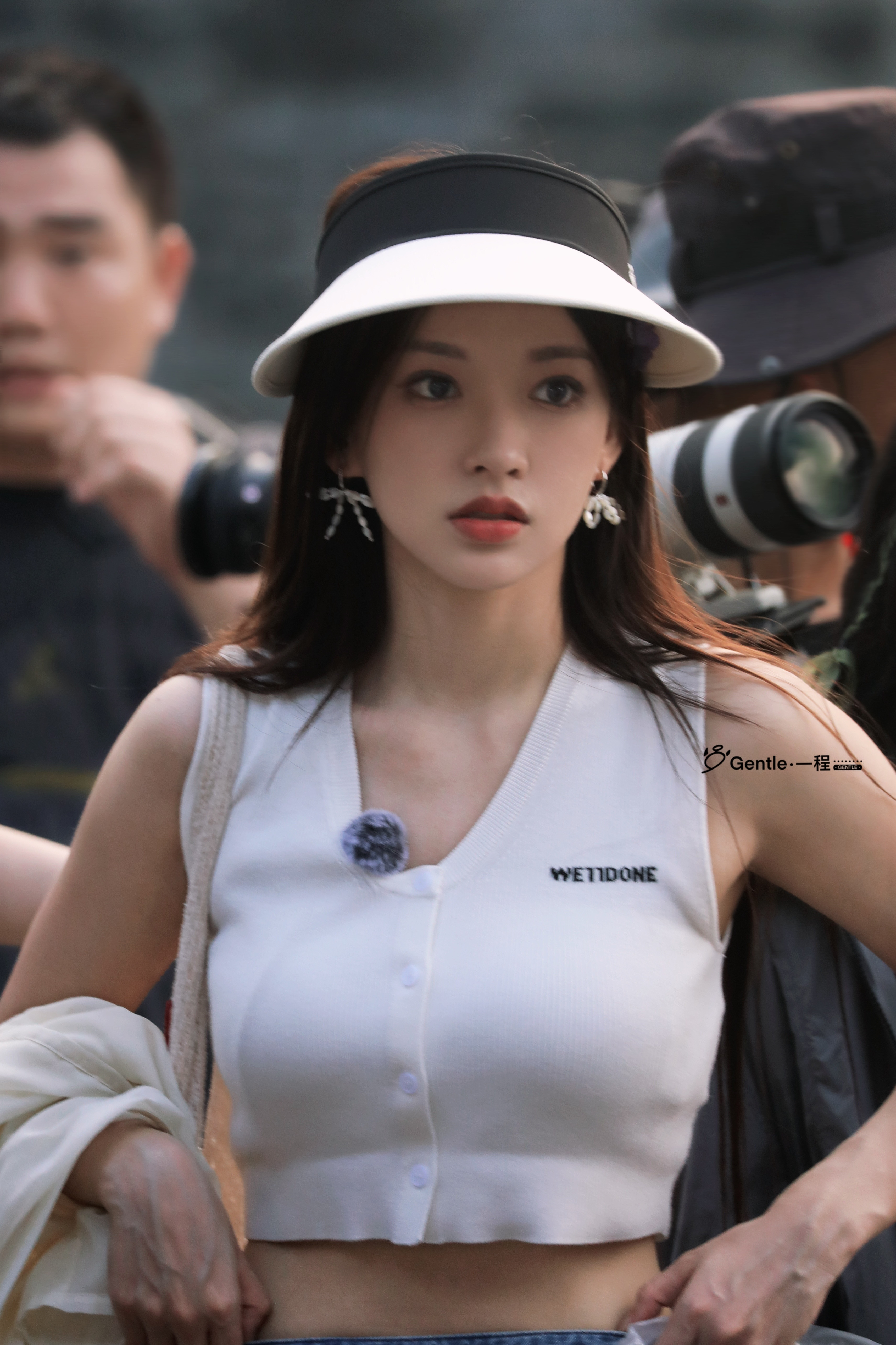 来欣赏程潇的免检美貌颜值，潇潇好会穿搭​​​