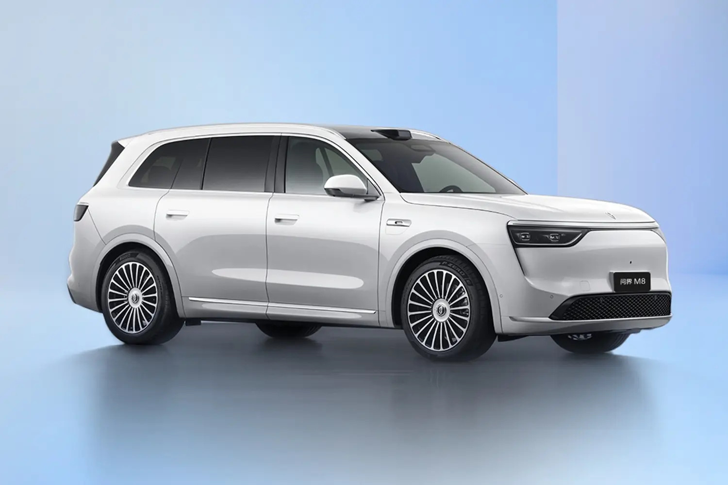 问界M8能卖这么火，是真的懂家庭出行需求😆冬天远程就能提前暖车，上车就是舒服
