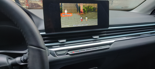 22年7月的帝豪代步好工具每天上下班开开，很舒适省油，一年七八千公里，巴适。