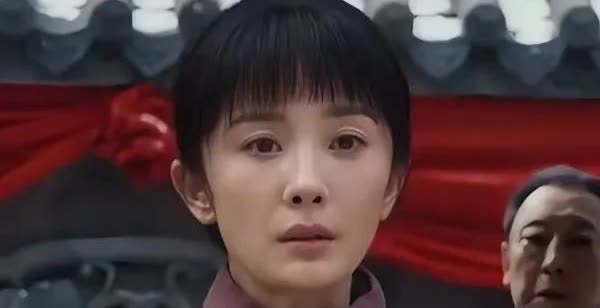 年代剧女主，还是喜欢没有整容的原生脸赵丽颖就比杨幂适合多了都说杨