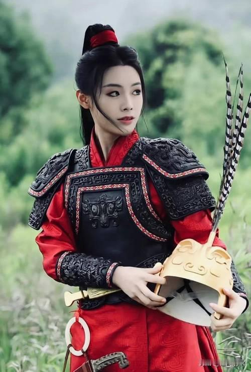 2026春节档《镖人：风起大漠》中，越剧武生出身的陈丽君临危受命，饰演突厥女战士