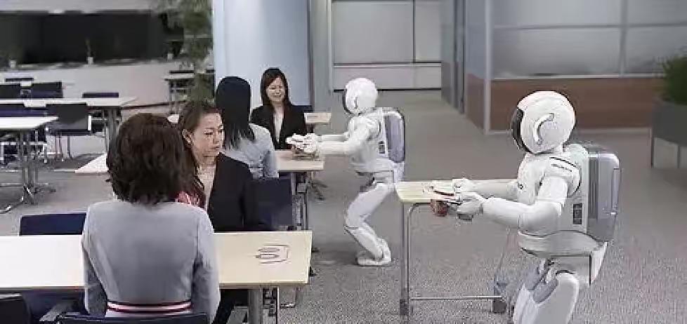 机器人抢饭碗，老板笑不了几天，最后铁定哭！机器能24小时生产，却一分钱都不会消