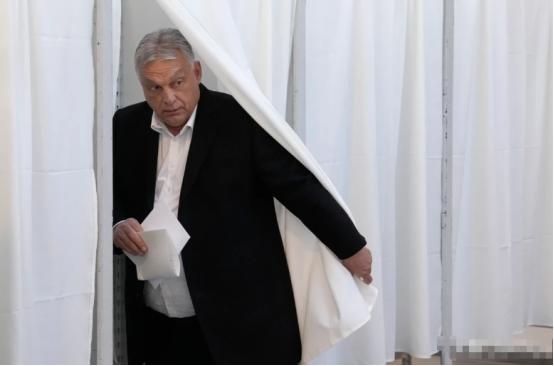 匈牙利总理欧尔班·维克托在“令人痛苦”的选举结果后承认败选 美联社匈牙利布达