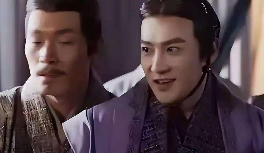 嫪毐死后，太监清扫宫殿时发现一根太监清扫宫殿时发现一根桐木车轮辐条，递给老太监看