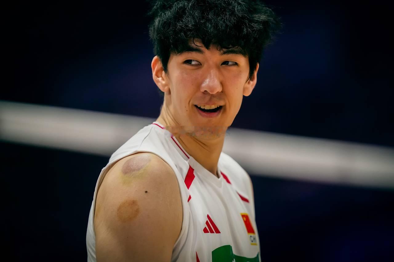 中国男排1-3韩国男排（亚锦赛1/4决赛）中国男排副攻张哲嘉7分（6扣4中0失误
