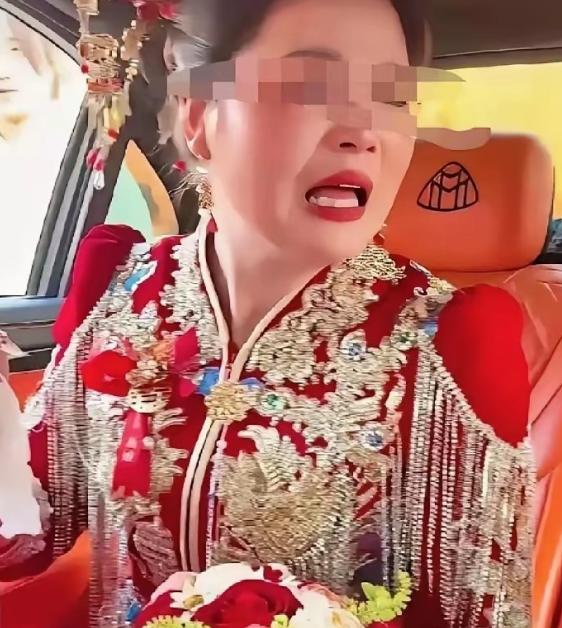 哈尔滨姑娘远嫁南京，娘家人50多口19辆车送亲，婚礼当天新娘掀桌带全家返程。哈