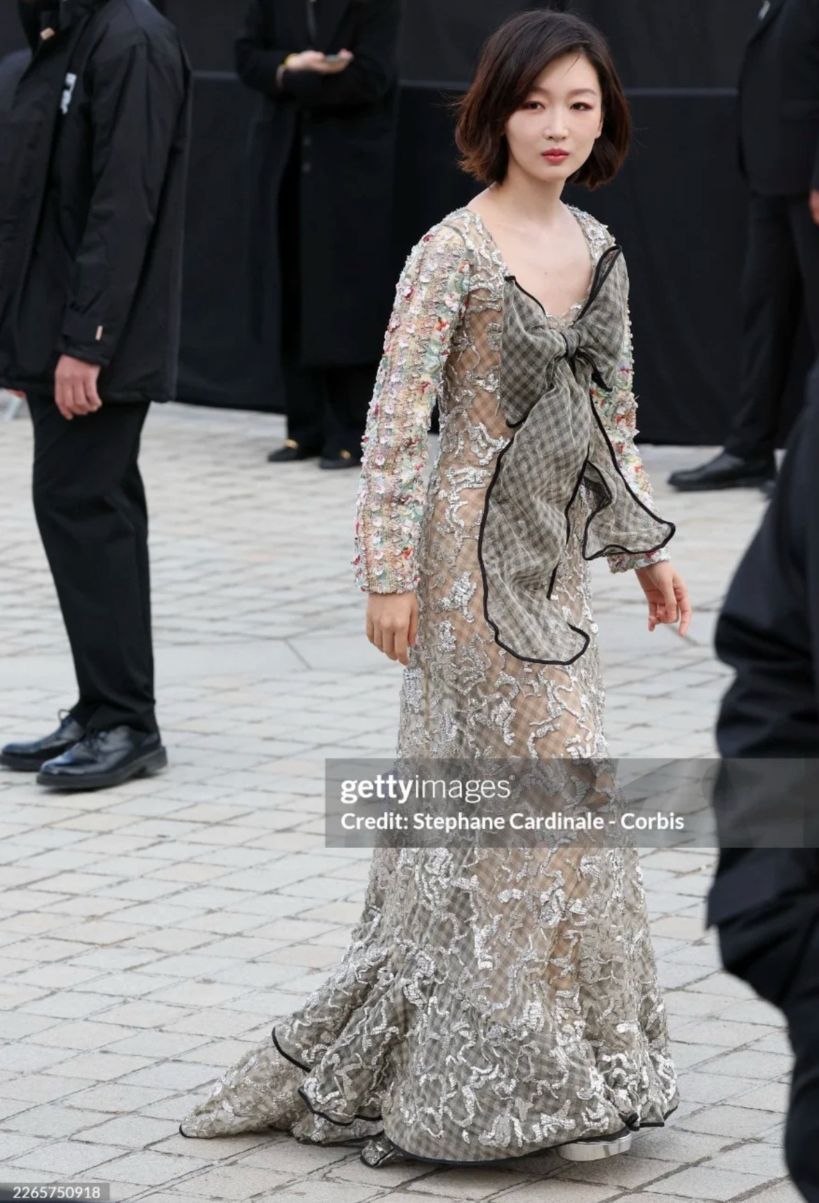 LV大秀G社生图下的周冬雨