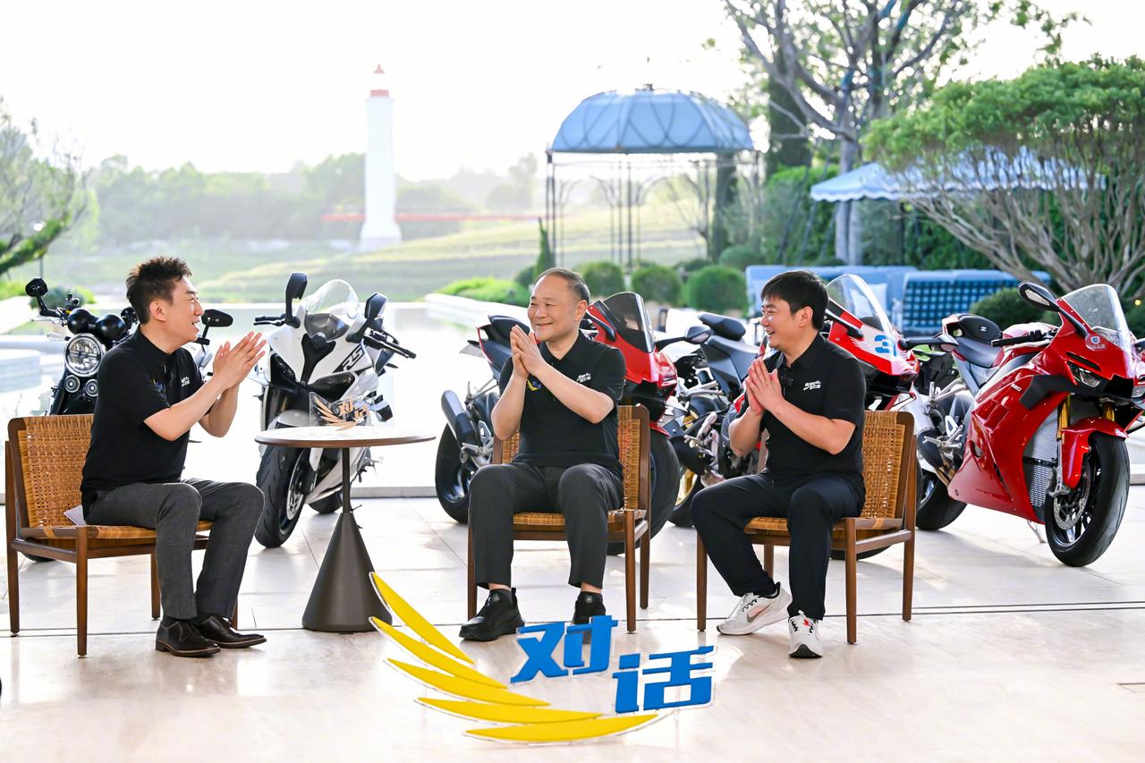 【有人说他俩长得像，李书福承认了：但这不重要，重要的是两个轮子】6月20日，央视