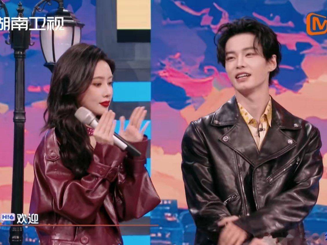 何与hi6首秀是快乐小狗你好星期六何与首秀hi6超吸睛！自我介绍环节元气满满，