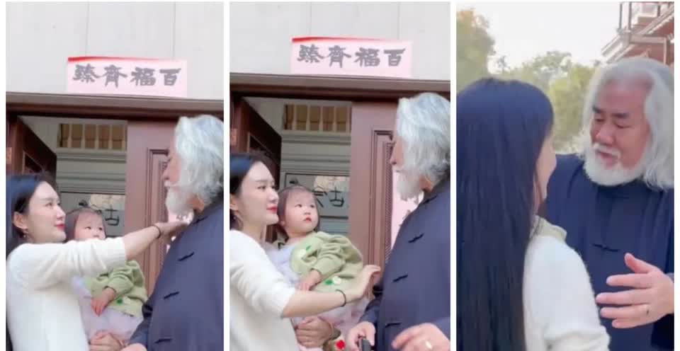 看张纪中出门与妻女告别的样子，小女儿看他的眼神天真又诧异，不知小脑瓜里在想啥呢！