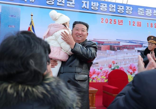 金正恩做出一个前所未有的重大宣布！朝中社19日披露消息称，朝鲜最高领导人金正恩出