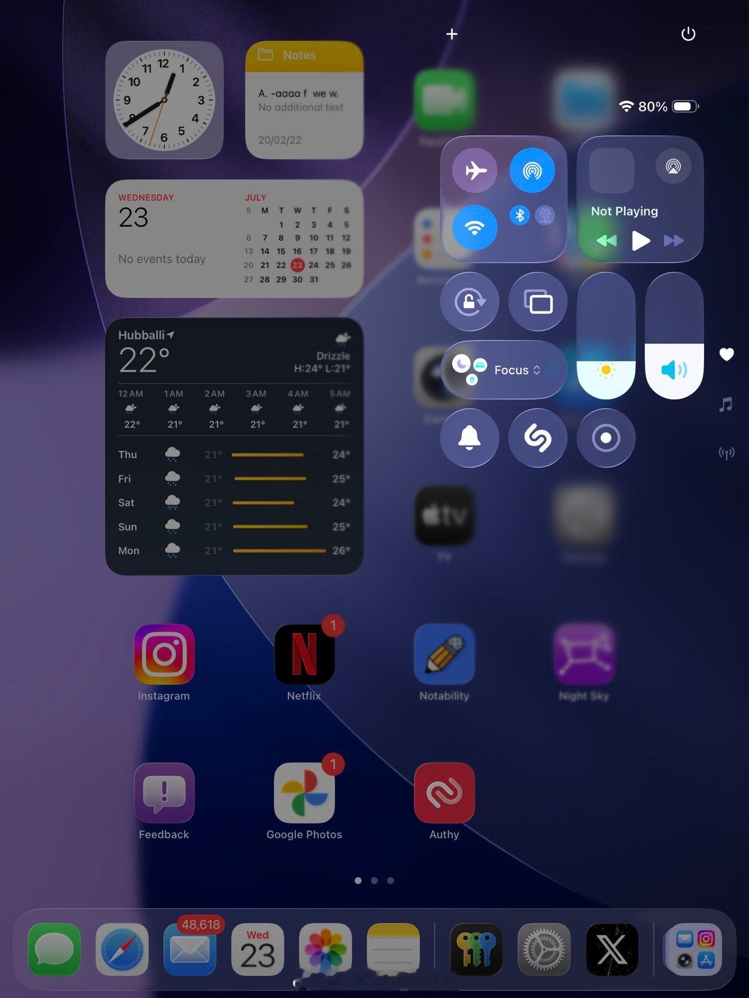 今天都更新了iOS26Beta4了吗[并不简单]这次的流体玻璃又变了，流体玻璃