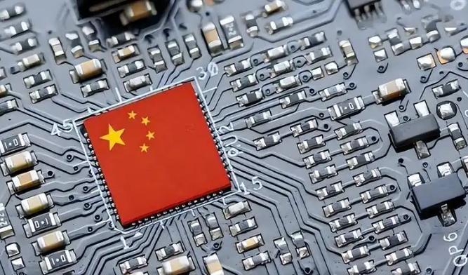 很多人想不通，当年我们还没出口稀土的时候，美国的隐身战机和芯片到底是怎么造出来的