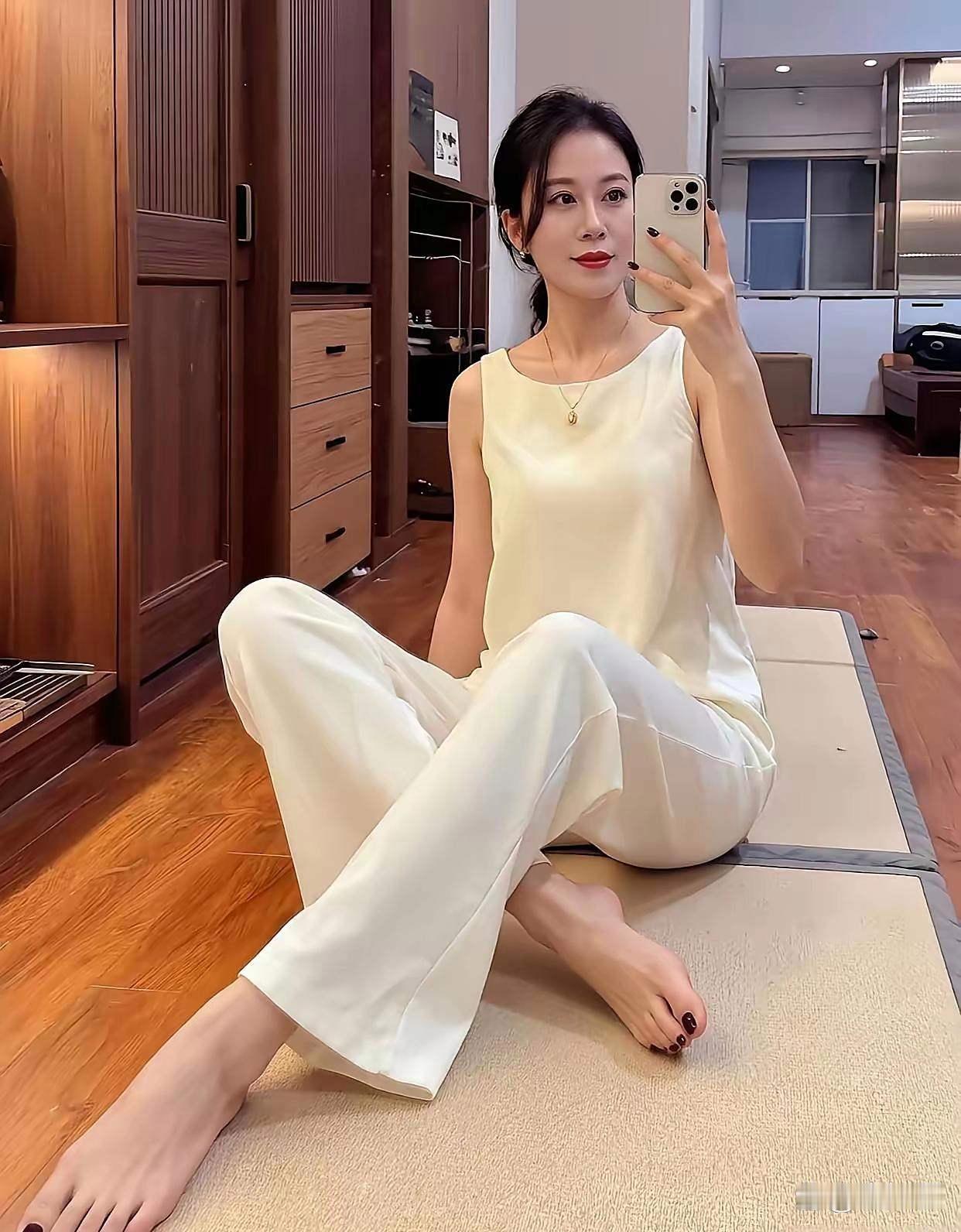 40岁的美，那可是在生活里摸爬滚打出来的韵味