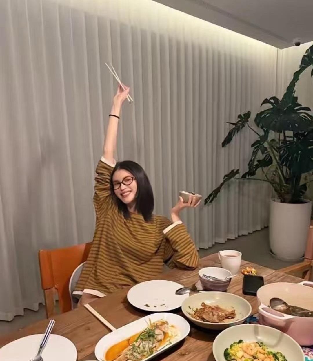 何⁠‌穗﻿‎晒出‌‏‌老‌公﻿‎‏陈伟霆⁠‍做的‏5菜‌⁠‌1汤，‍⁠...
